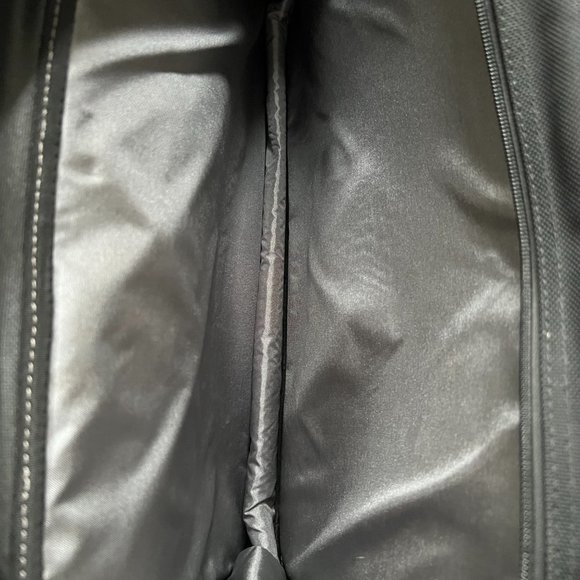 Victorinox X-Large Black Ballistic Nylon Expandable Laptop Briefcase /Backpack. - Picture 8 of 15